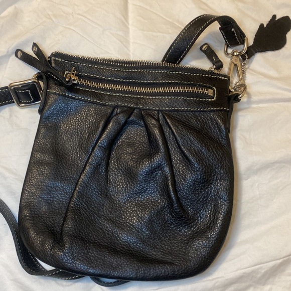 Roots. Black. Crossbody bag. Small - Picture 3 of 4
